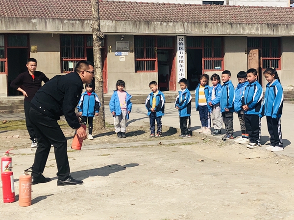 东升小学图片