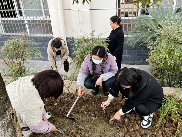 教育资讯汉滨区学校幼儿园精心组织植树节植绿护绿主题活动